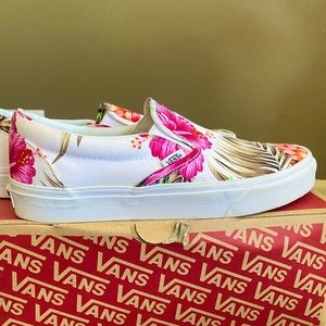 VANS | HAWAIIAN FLORAL SLIP-ON SHOE | SIZE 9